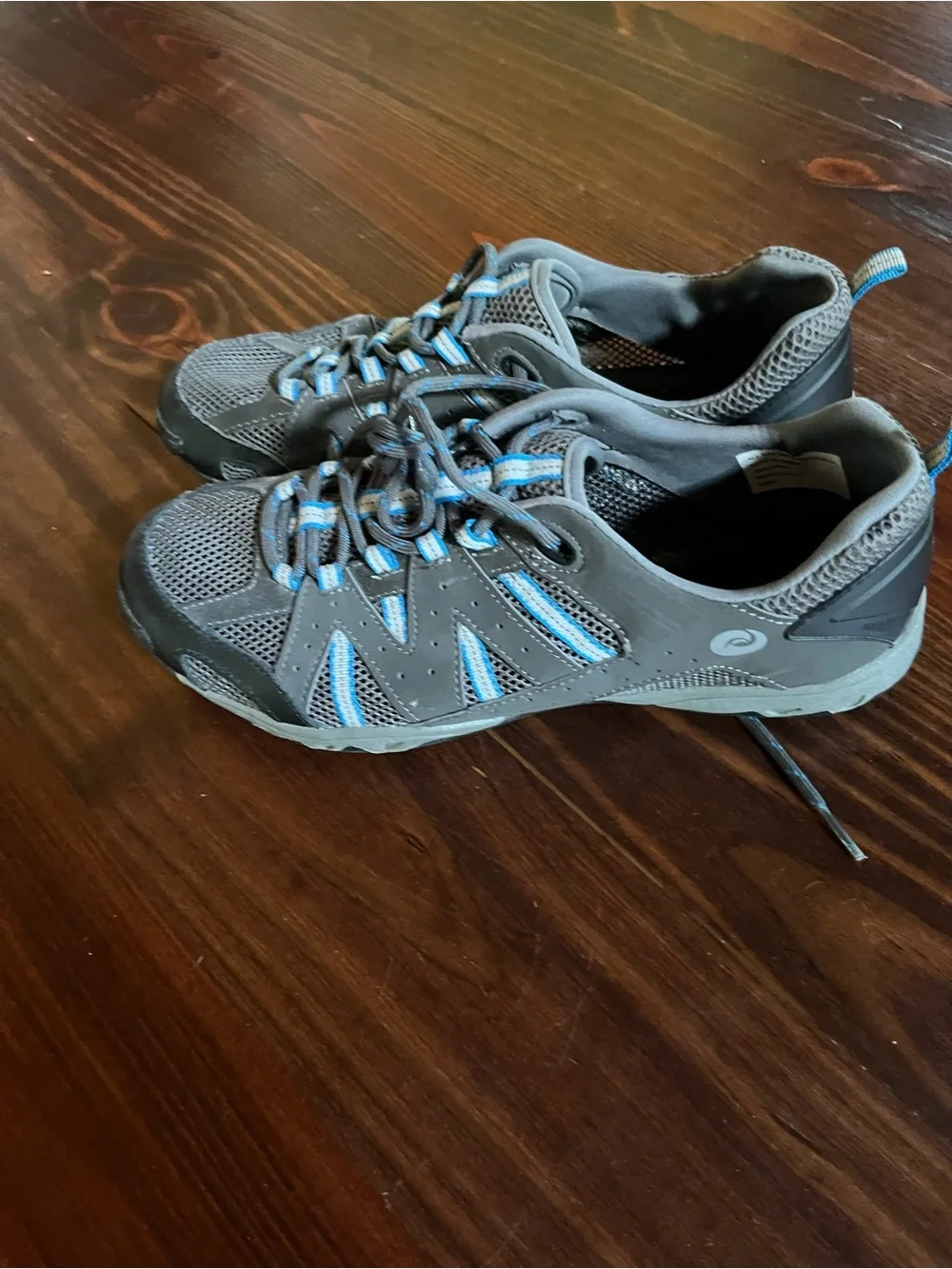 Khombu Gray and Blue Mesh Walking Shoes